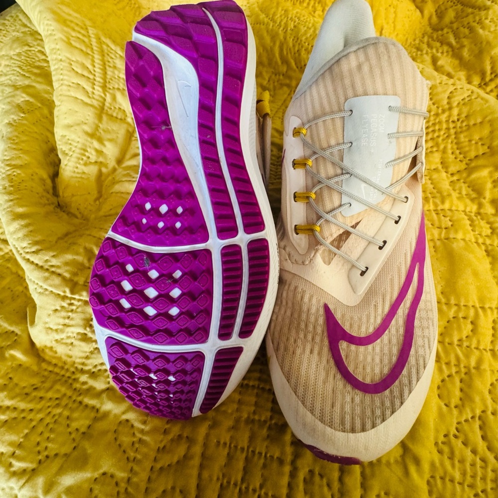 NIKE Pegasus Flyease Women's Cream, Fuschia Athletic Sneaker Shoes Sz 8 Velcro - Picture 14 of 15